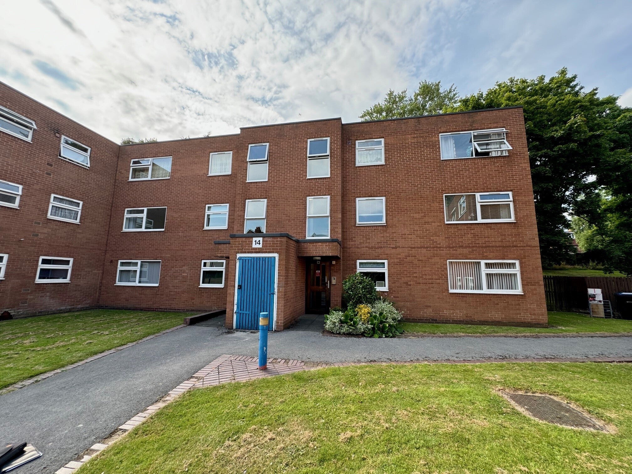 Flat Frensham Way in Birmingham