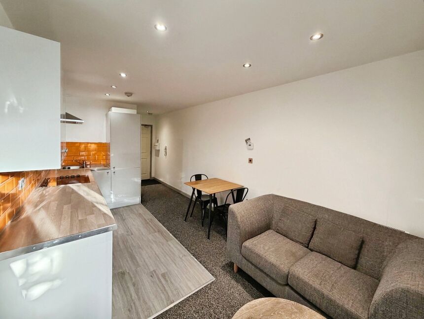 Flat Blackwall in Calderdale