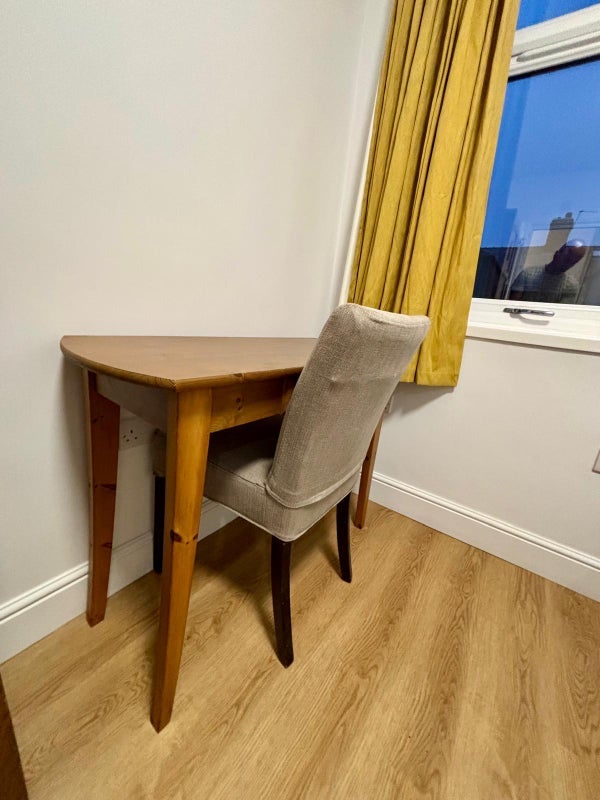 Room Bedford Road in Bootle