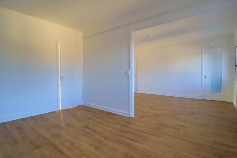 Flat Avenue Pasteur in Troyes