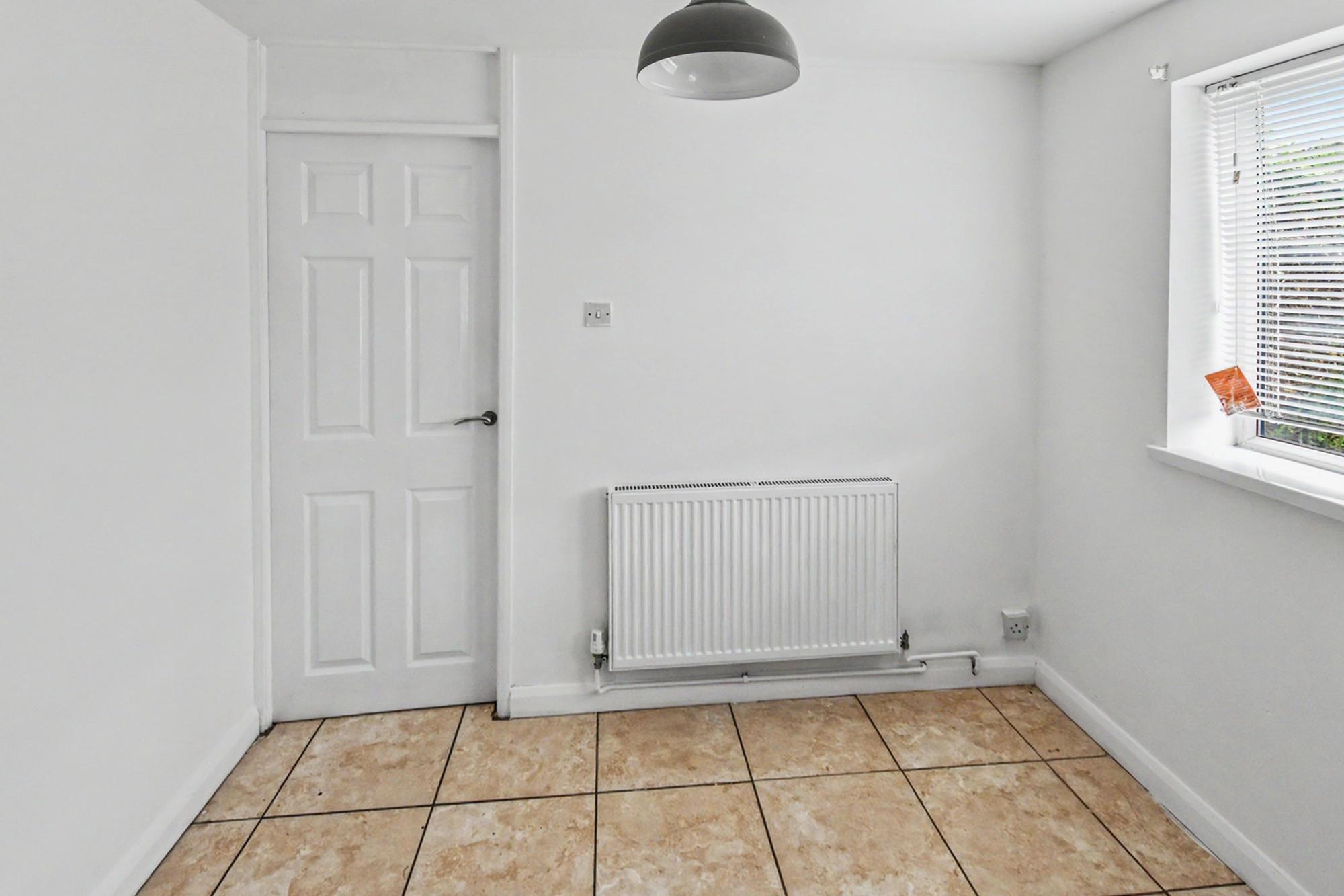 House Bentley Avenue in Yaxley