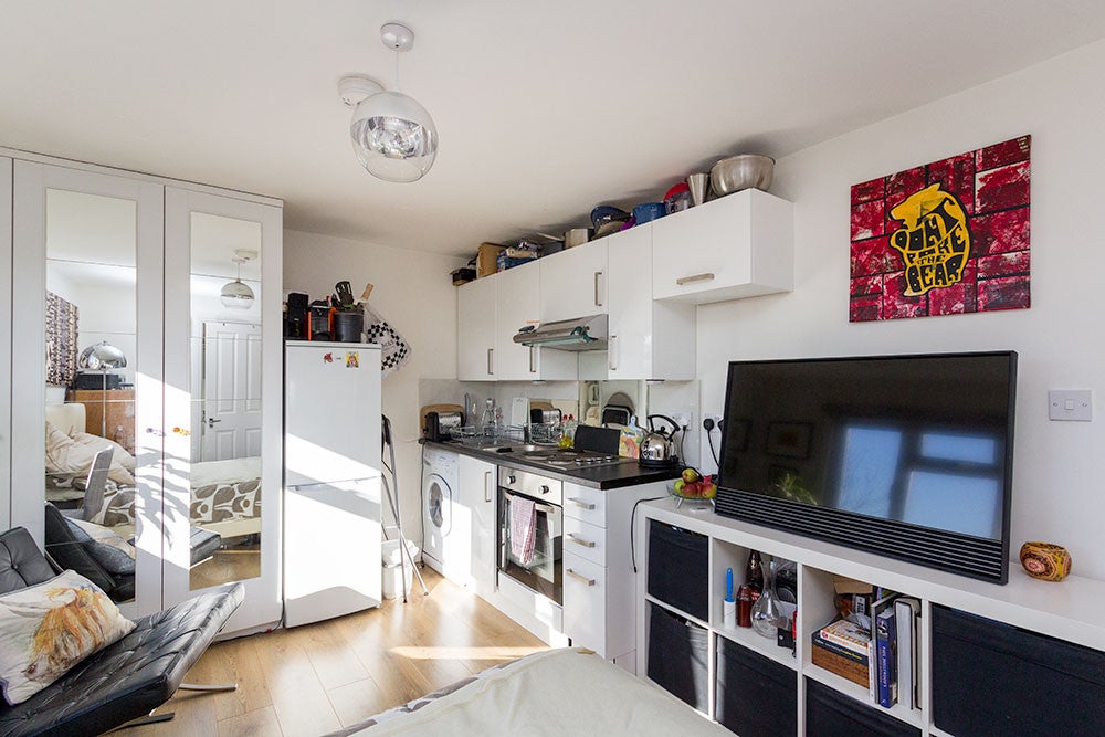 Flat Kendal Road in Greater London