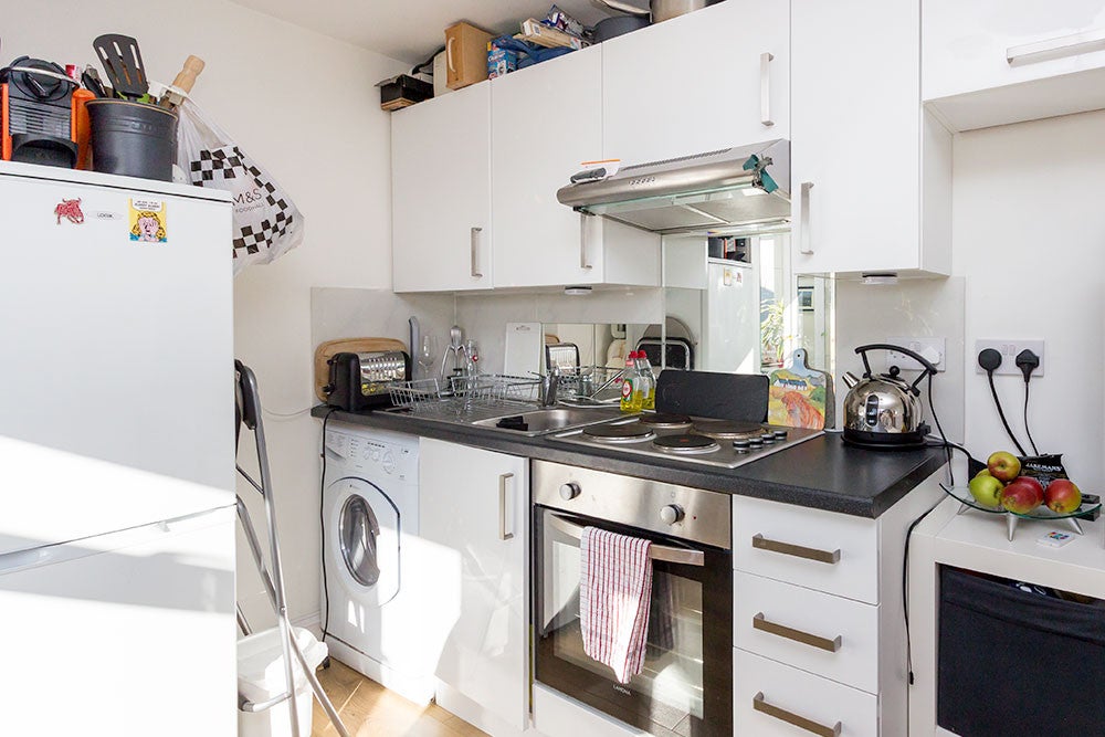 Flat Kendal Road in Greater London