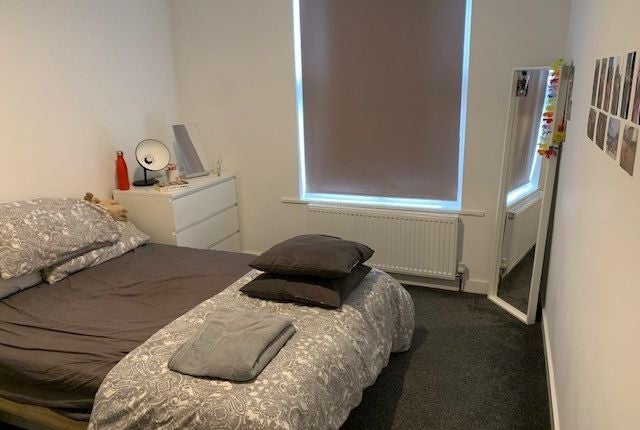 Flat Norwood Place in Leeds