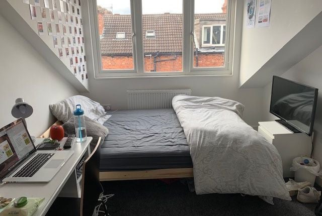 Flat Norwood Place in Leeds