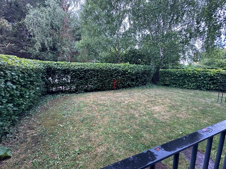 Flat Burket Close in Greater London