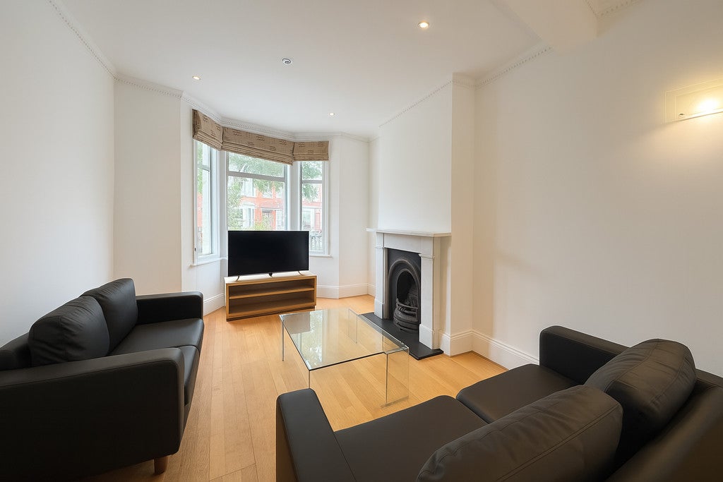 House Fawe Park Road in Greater London