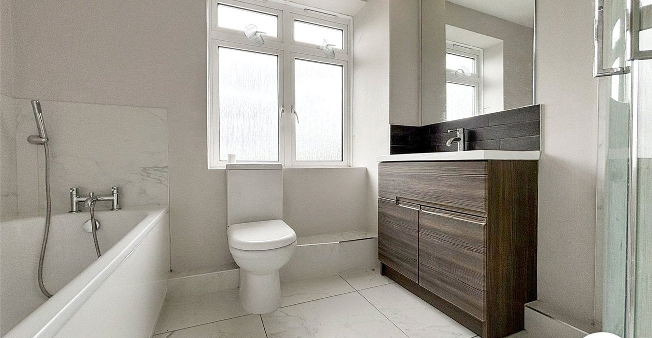 Flat Eltham Road in Greater London