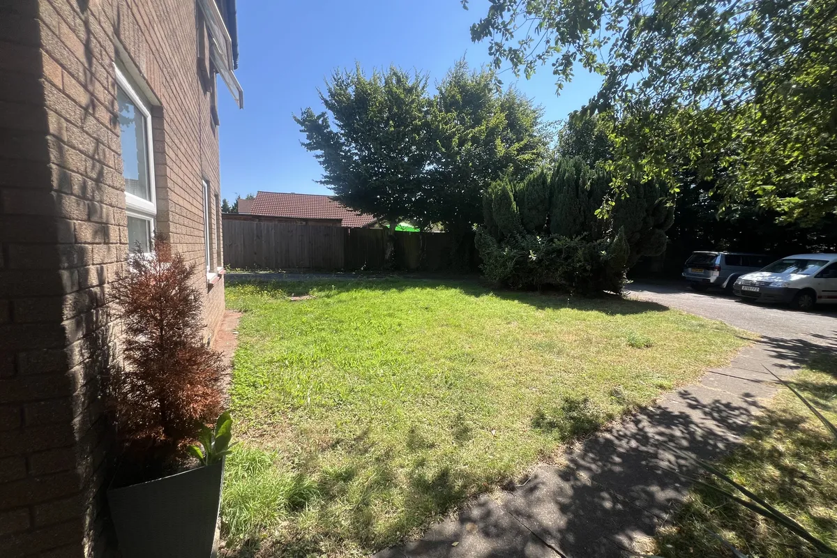 Flat Arlington Road in Sully