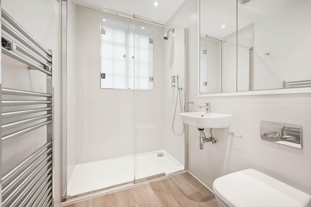 Flat Upper Berkeley Street in City of Westminster