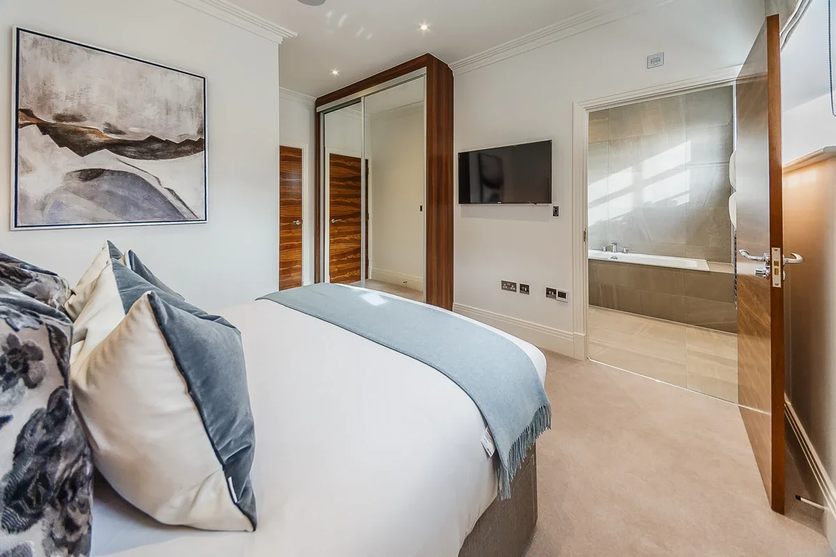 Flat Rainville Road in Greater London