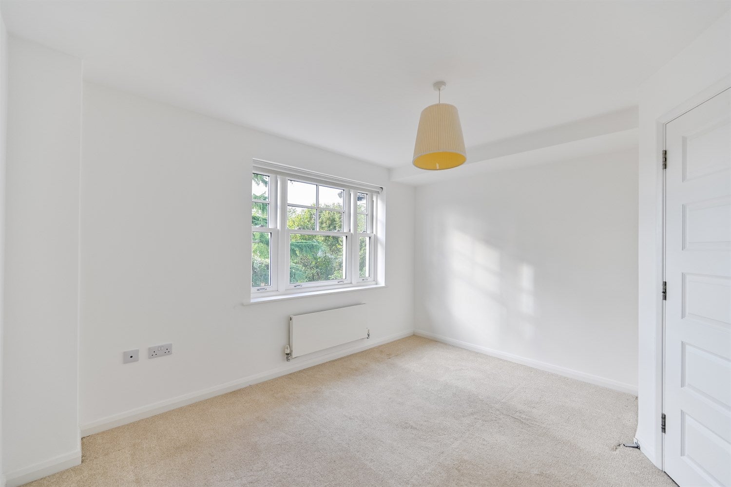 Flat Westcote Road in Reading