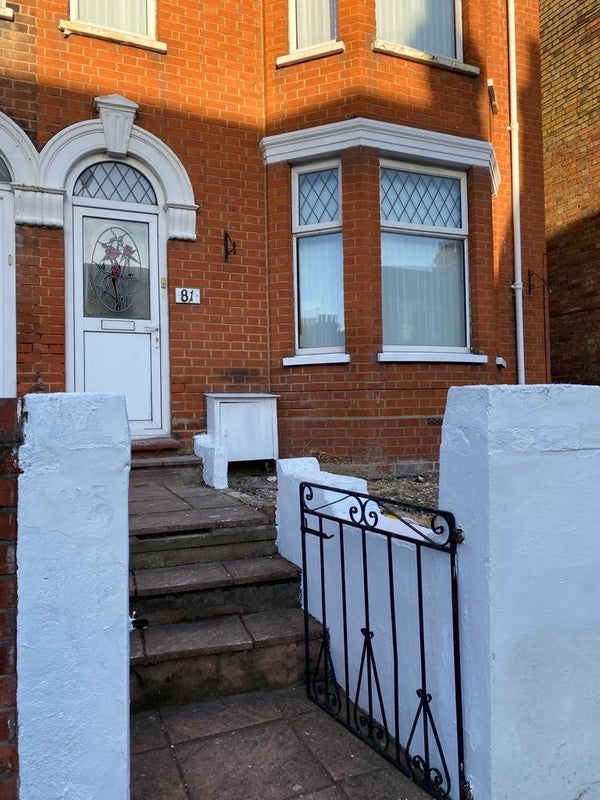 Room Grove Lane in Ipswich