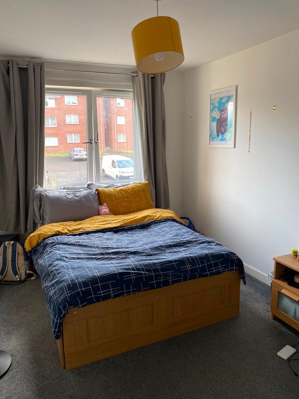 Room Shettleston Road in Glasgow
