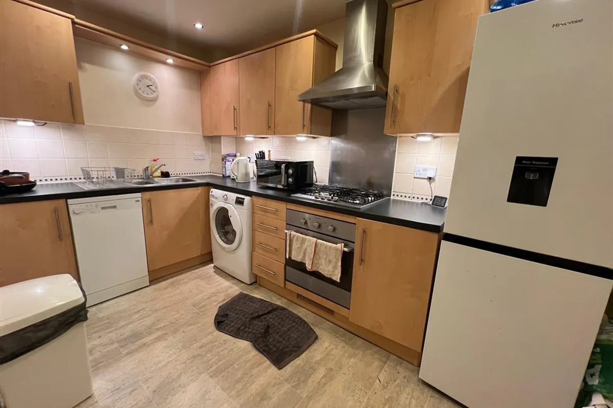 Flat Coxhill Way in Aylesbury
