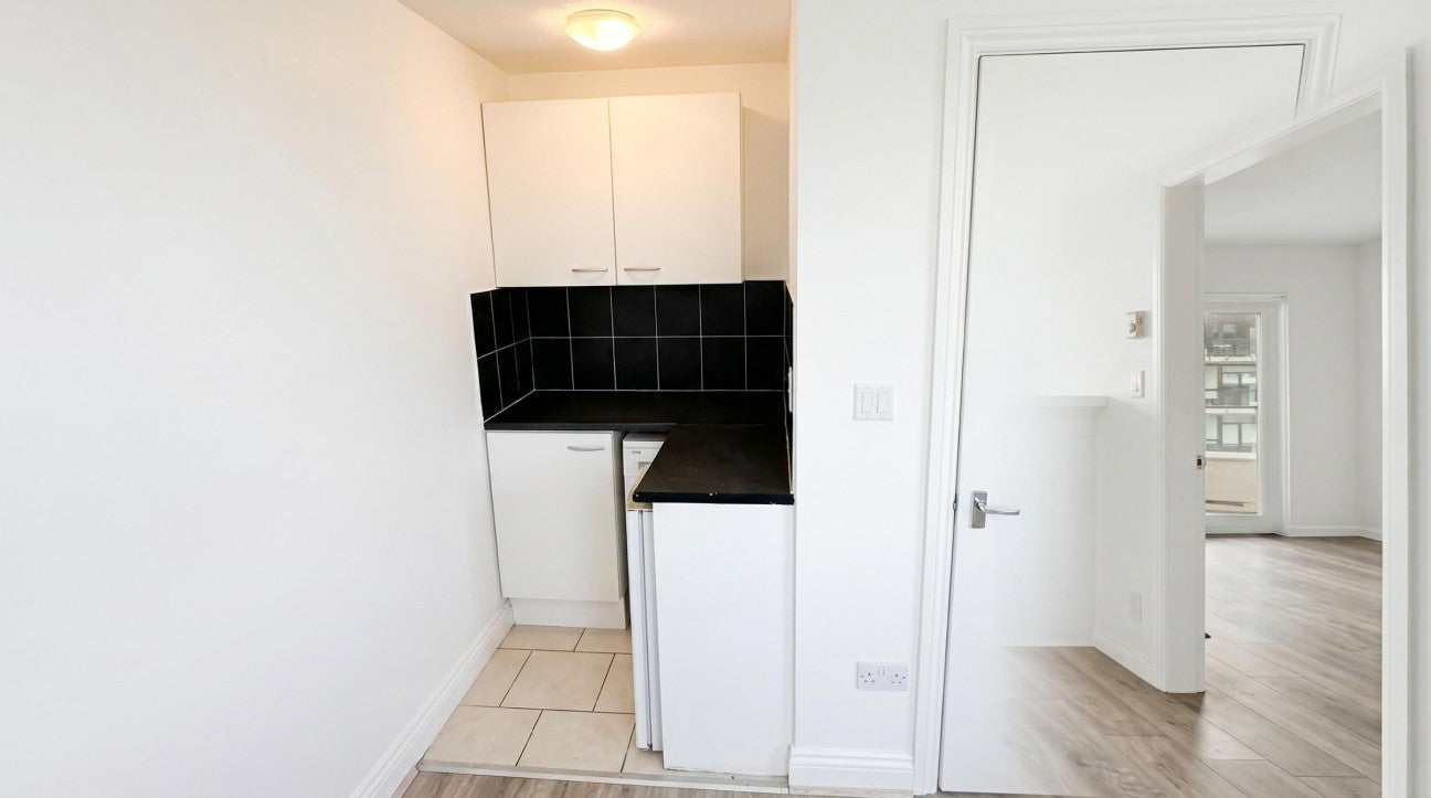 Room St Alphege Road in Greater London