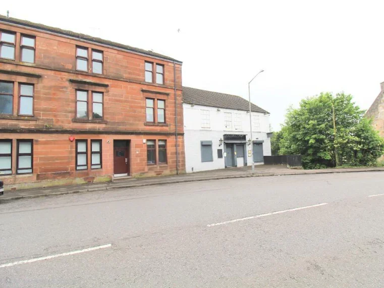 Flat Carlibar Road in Barrhead