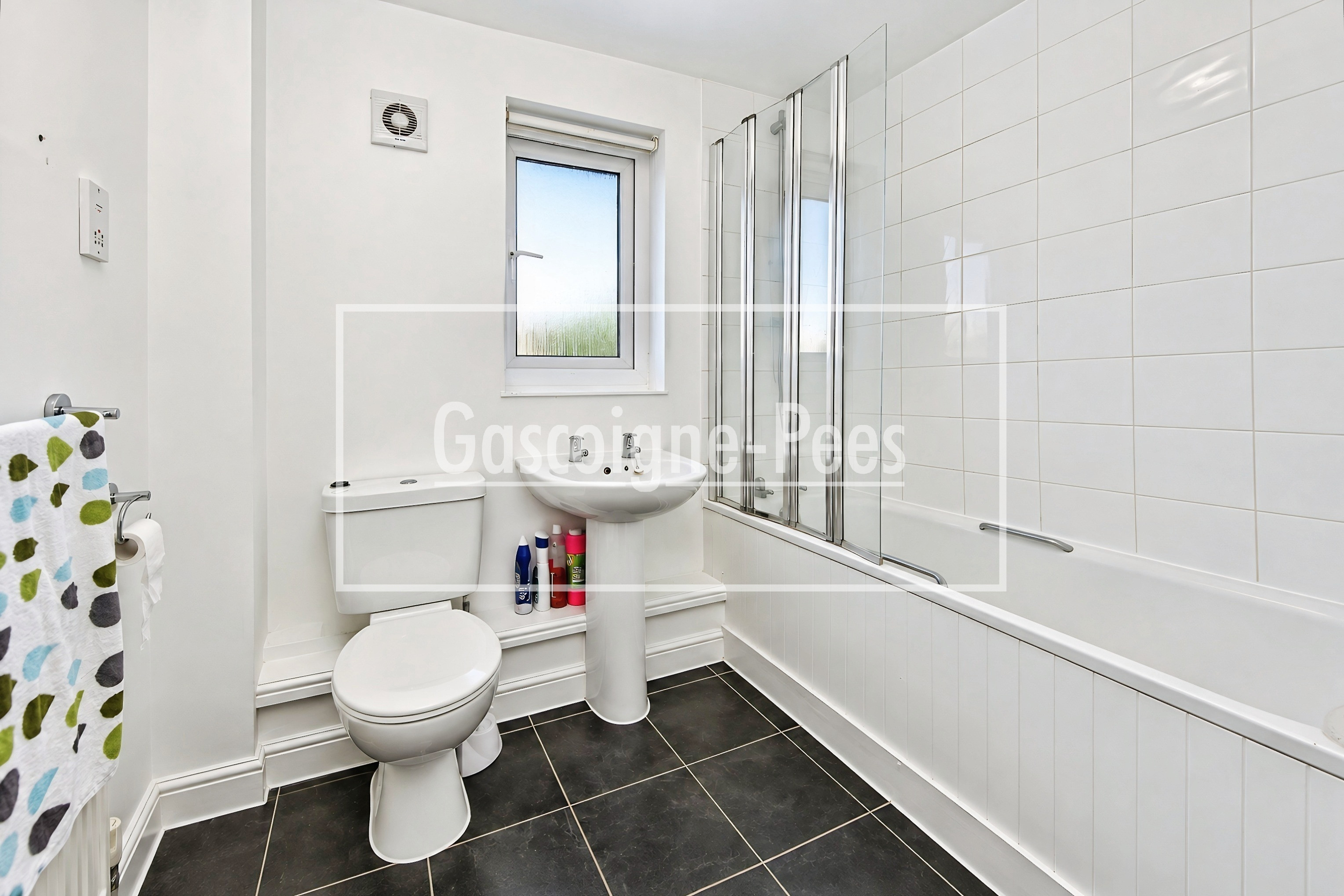 Flat Durlston Road in Greater London