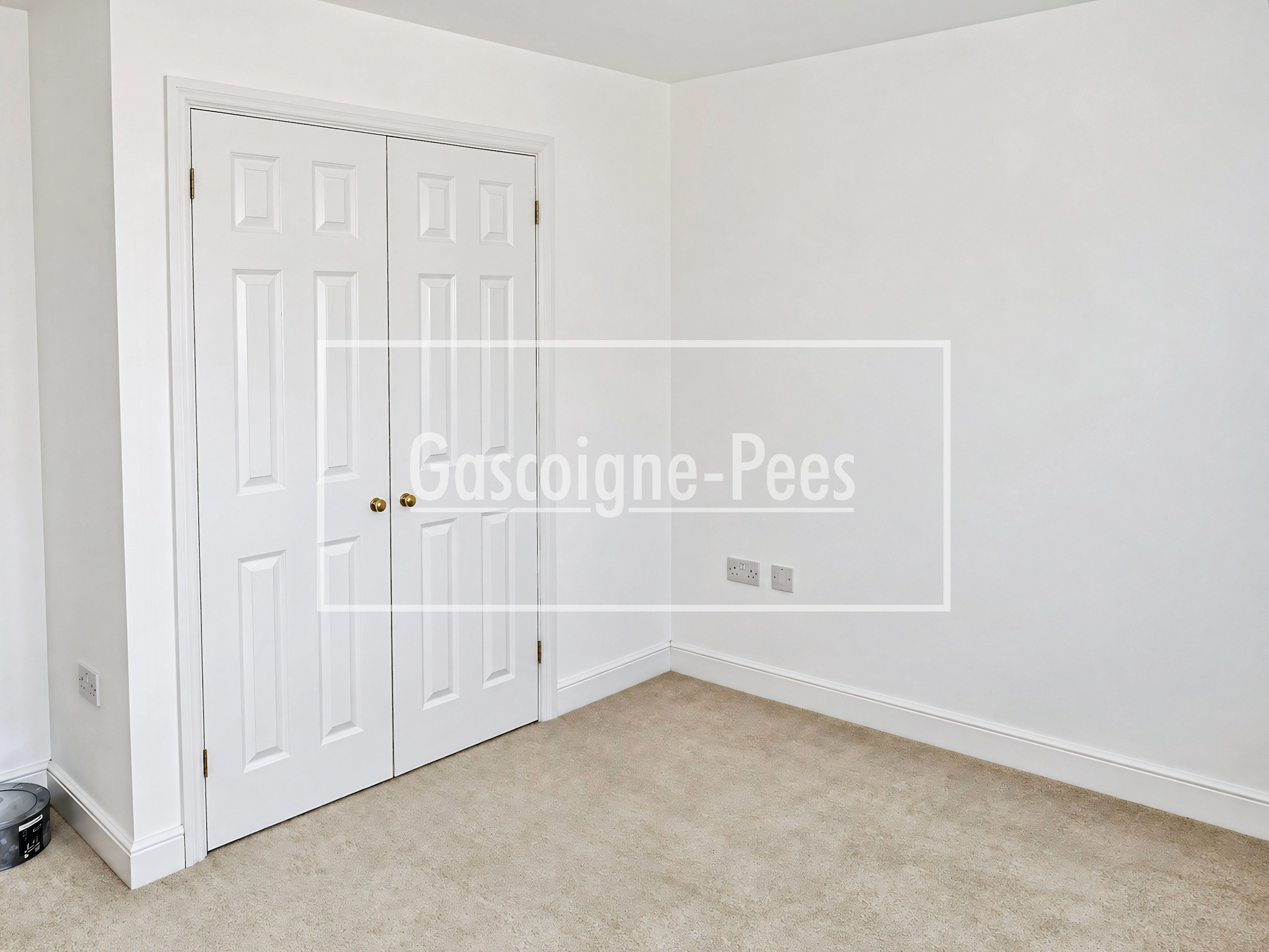 Flat Durlston Road in Greater London