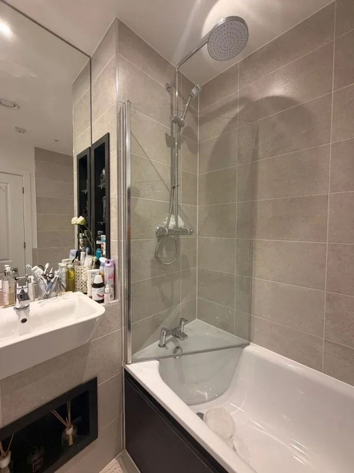 Room Gliders Drive in Greater London