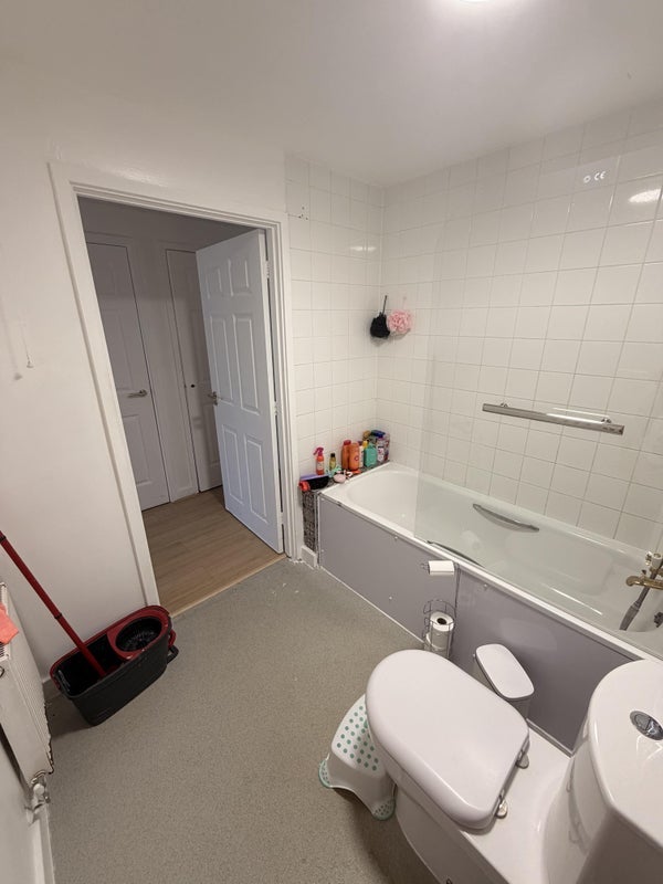 Room Princes Close in Greater London