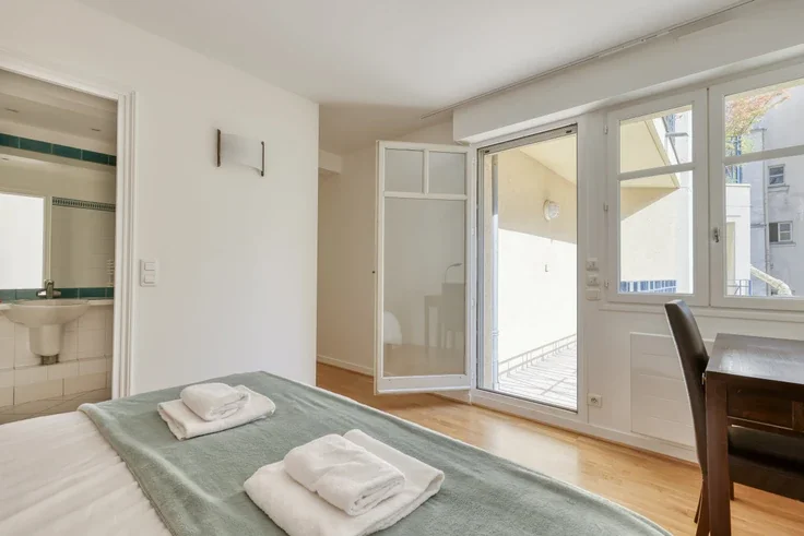 Flat Rue Larrey in Paris