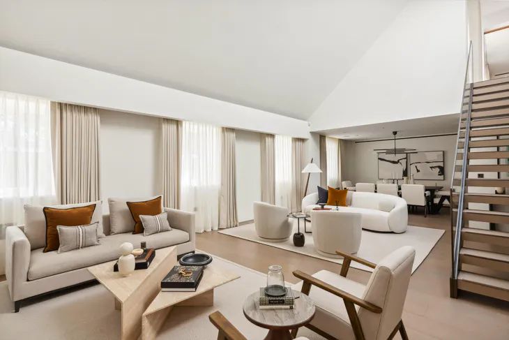 Flat Lowndes Square in Greater London