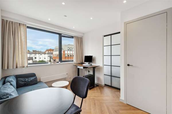 Flat Alexandra Road in Greater London