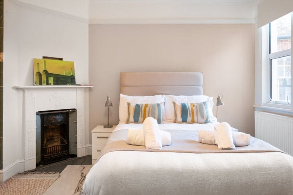 Room Drewstead Road in Greater London