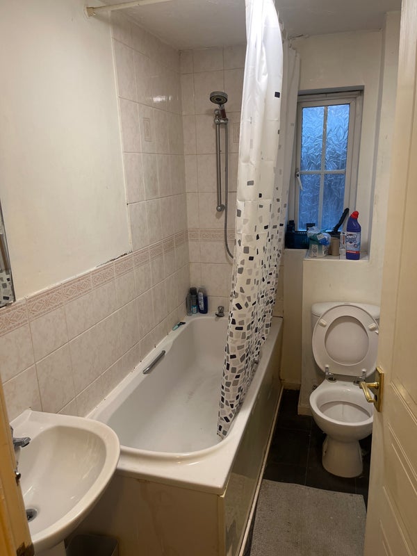 Room Firecrest Way in Nottingham