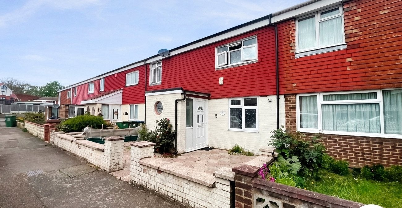 House Betsham Road in Greater London