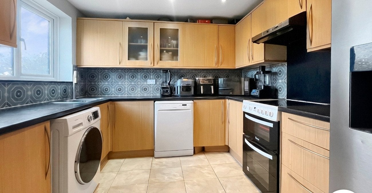 House Betsham Road in Greater London