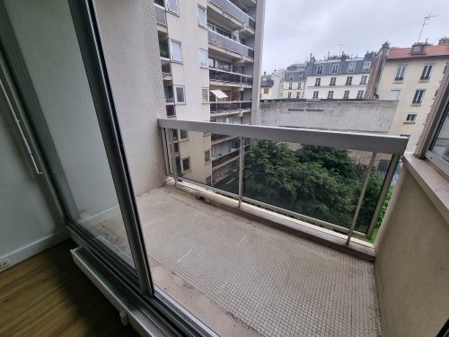 Flat Rue Championnet in Paris