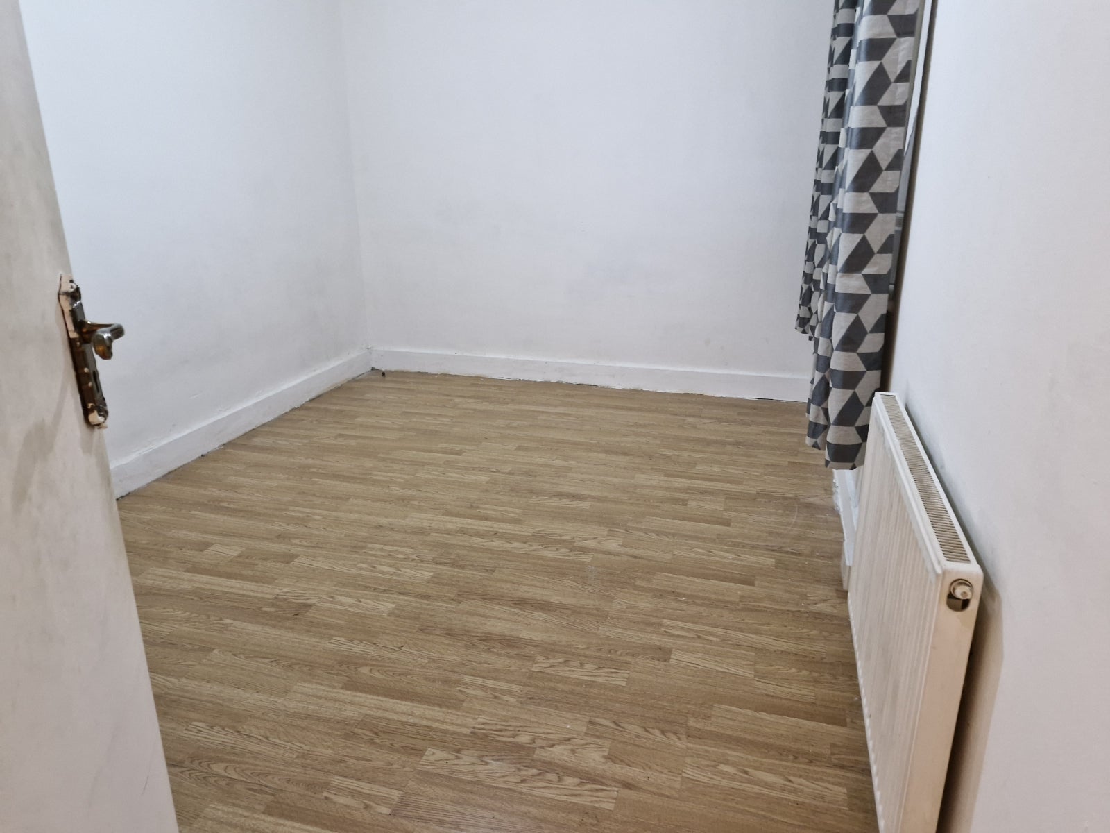 Flat Kingsbury Road in London