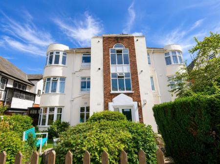 Flat Florence Road in Bournemouth
