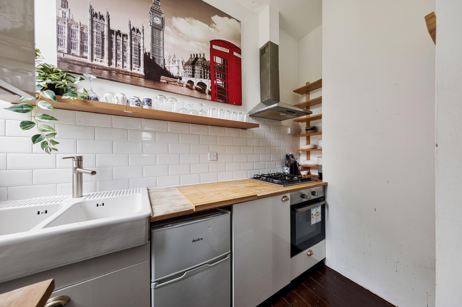 Flat Gosset Street in Greater London