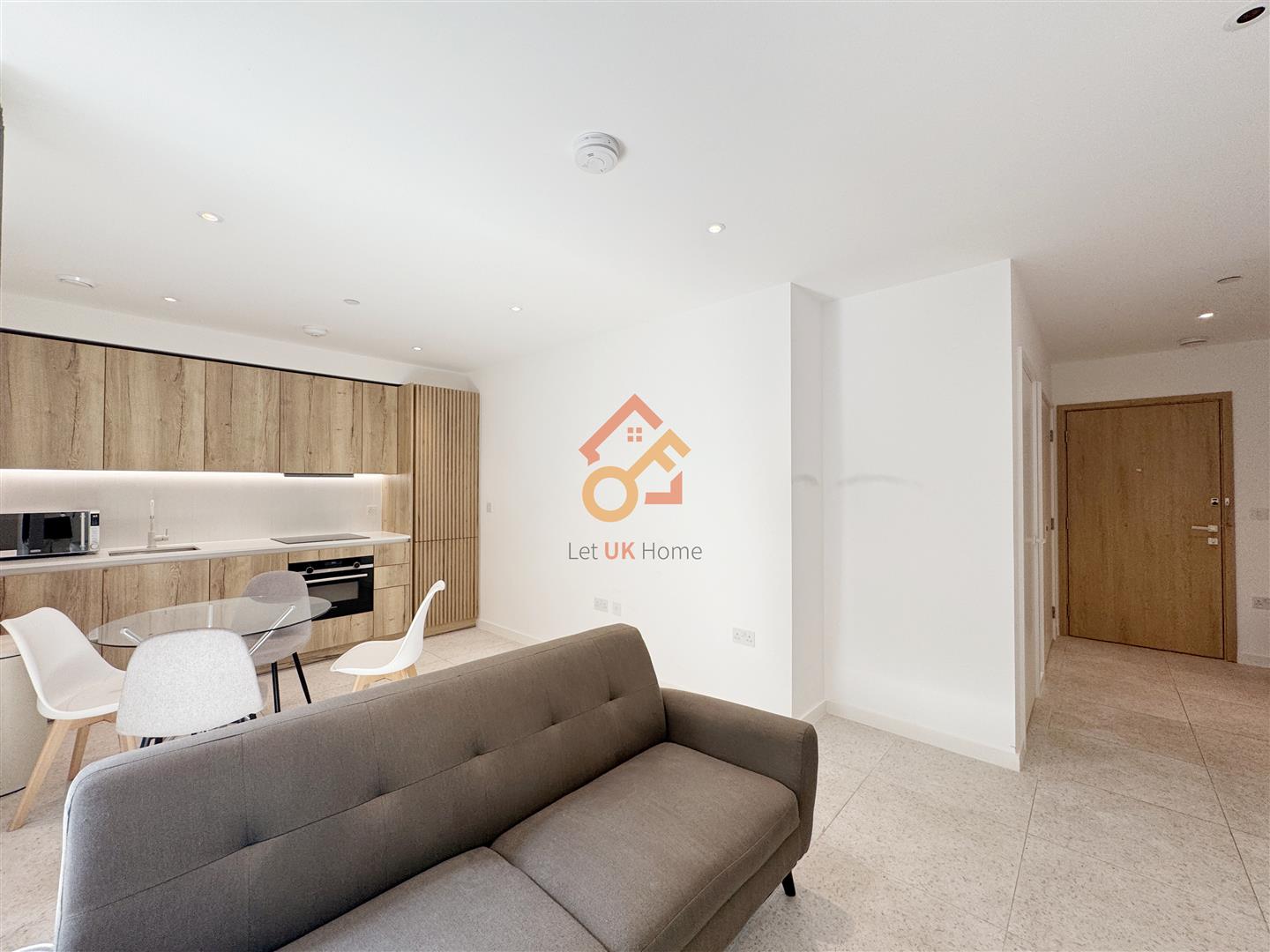Flat Cendal Crescent in Greater London