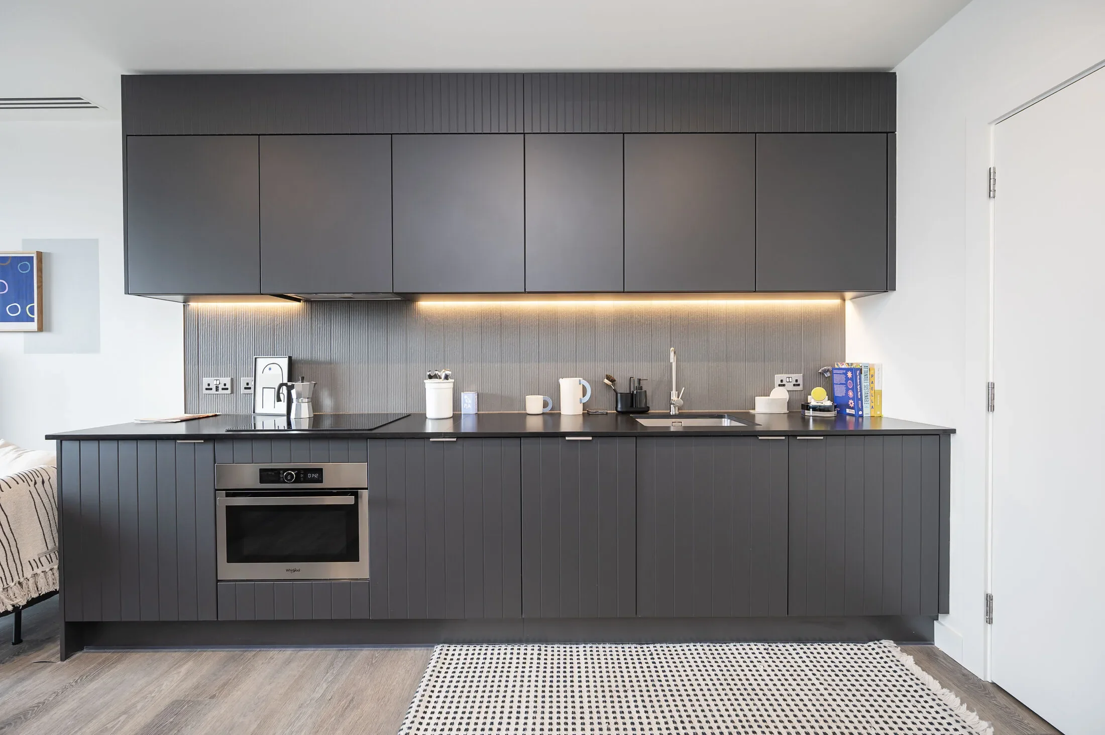 Flat Westfield Avenue in Greater London