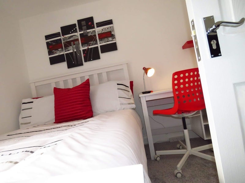 Room Arlescote Road in Metropolitan Borough of Solihull