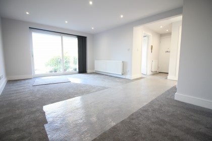 Flat Eastbury Road in Watford