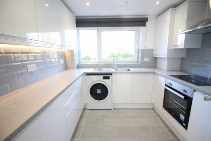 Flat Eastbury Road in Watford