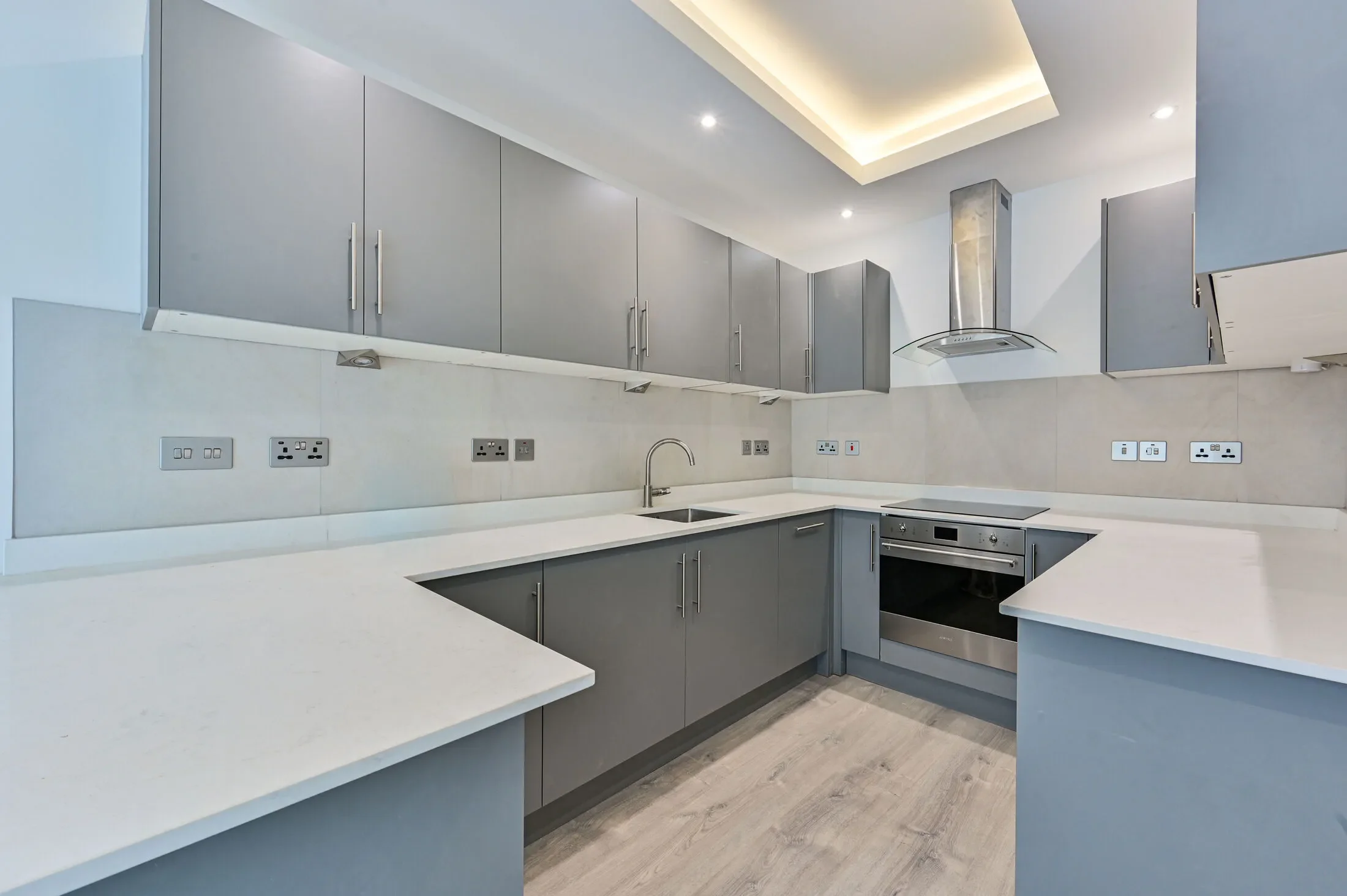 Flat Waterford Road in Greater London