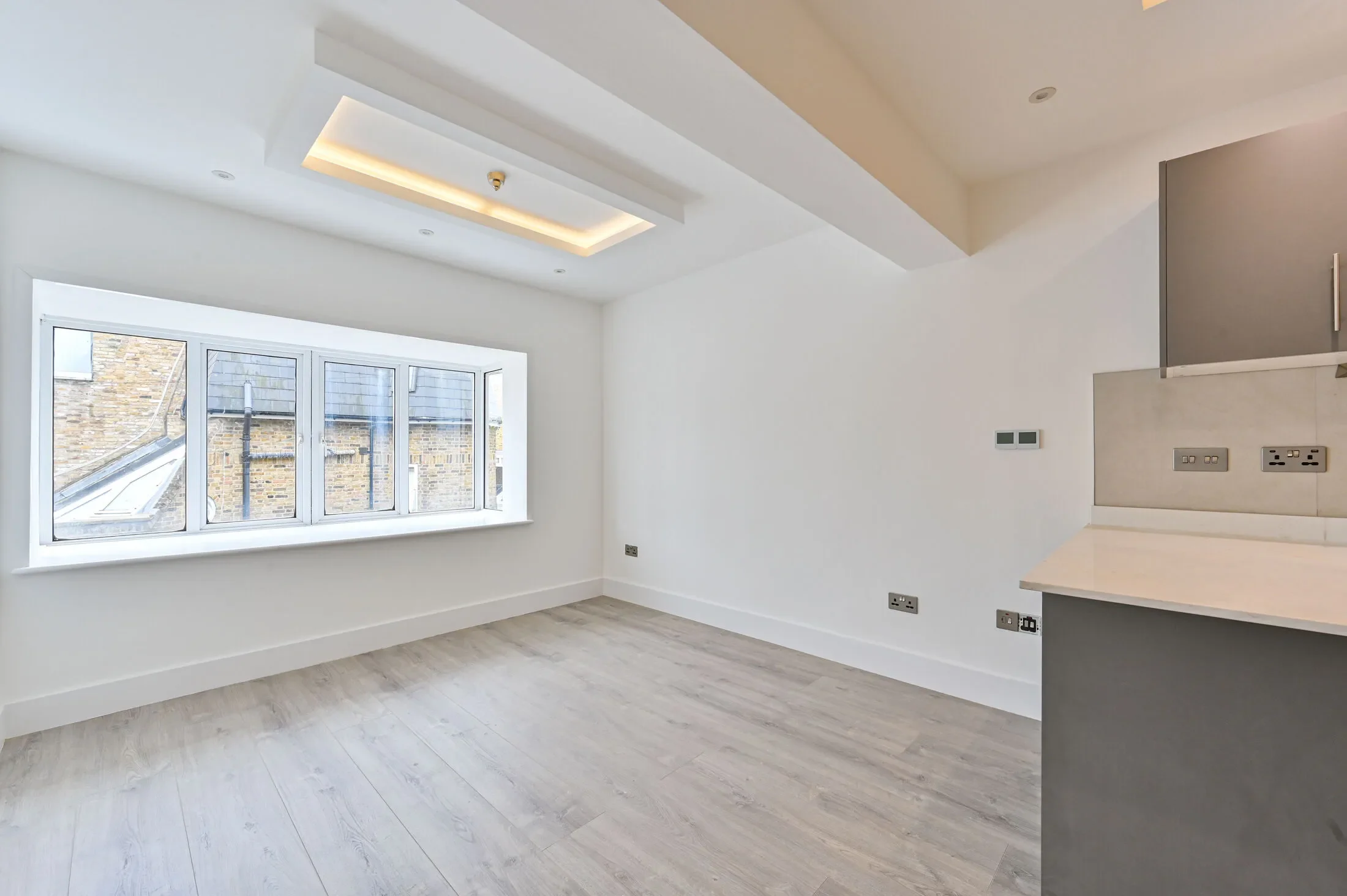 Flat Waterford Road in Greater London