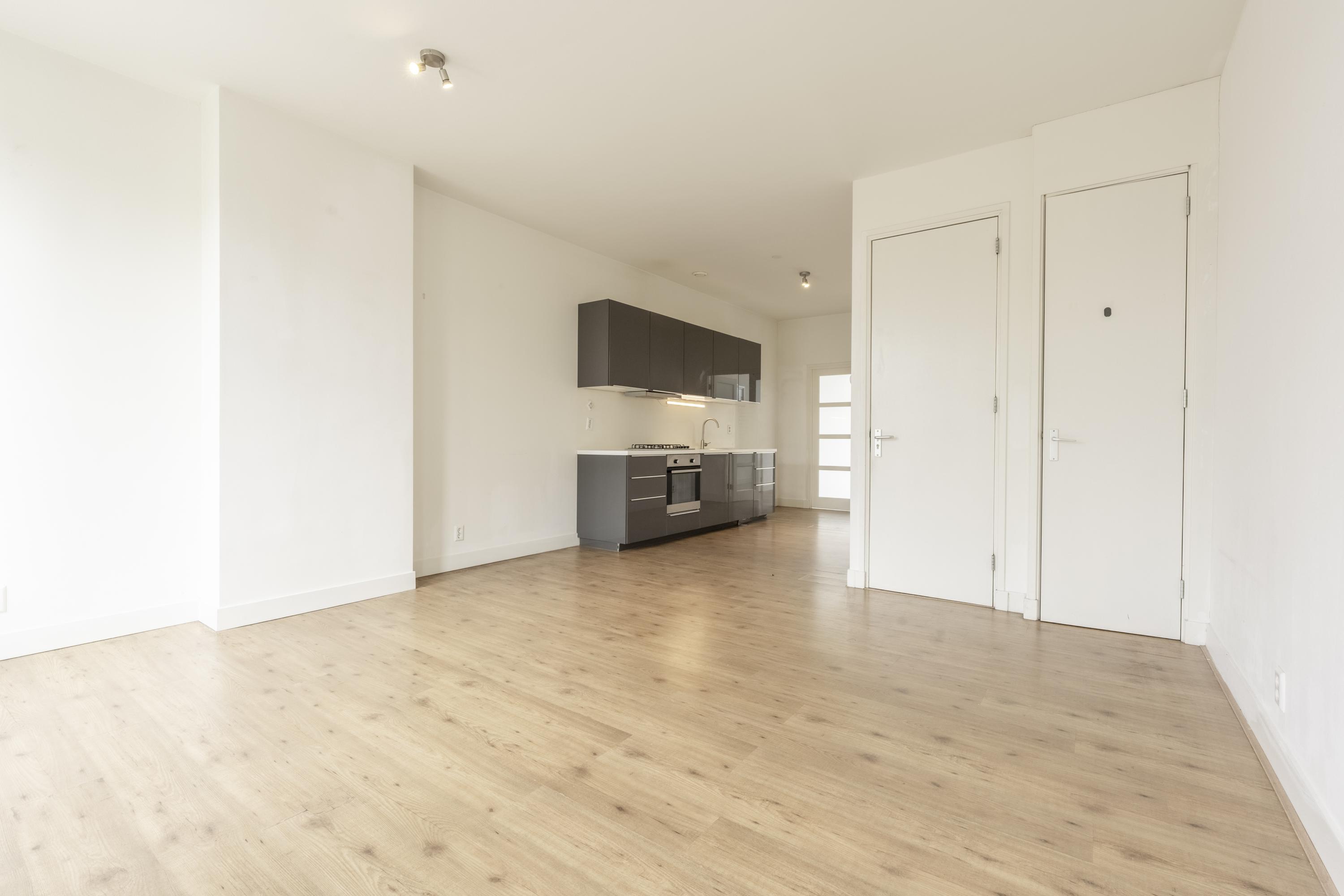 Appartement te koop: Oudedijk 143A-02, Rotterdam