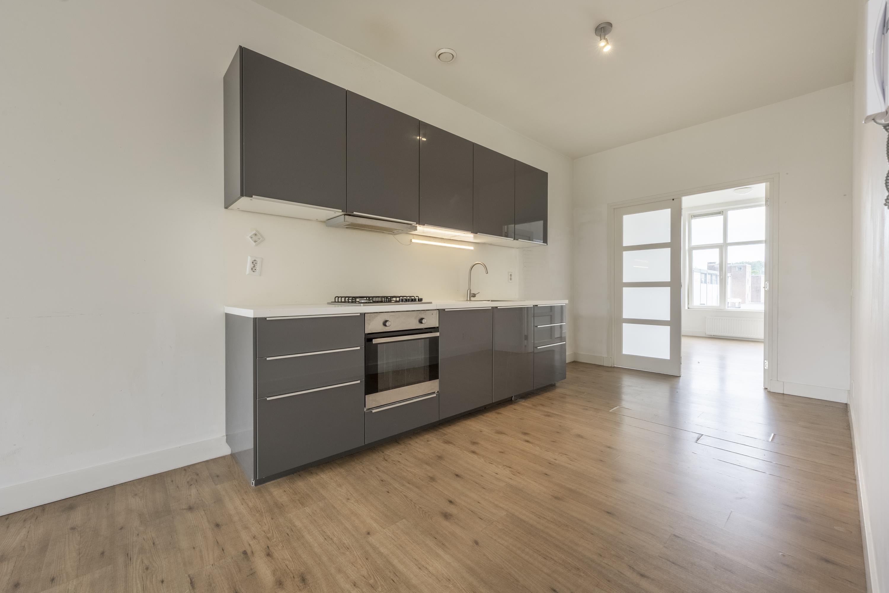 Appartement te koop: Oudedijk 143A-02, Rotterdam