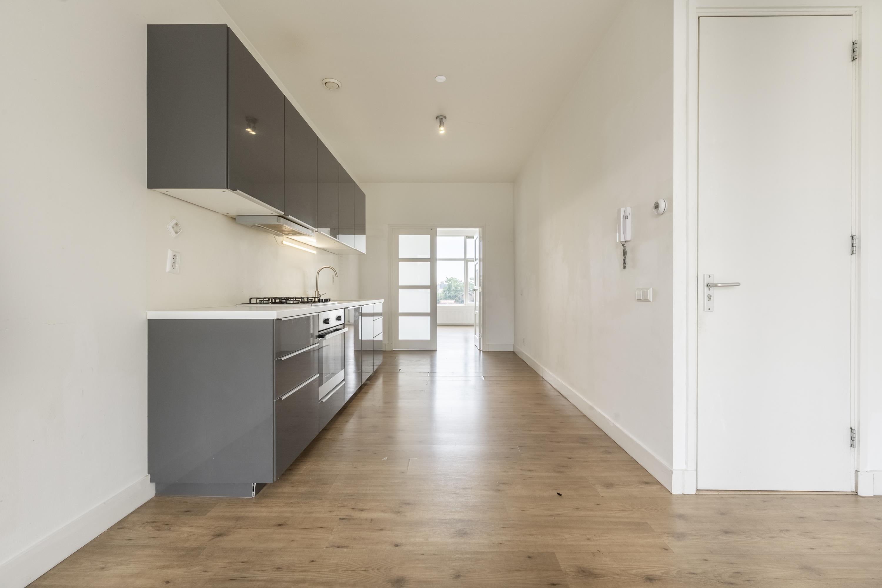 Appartement te koop: Oudedijk 143A-02, Rotterdam