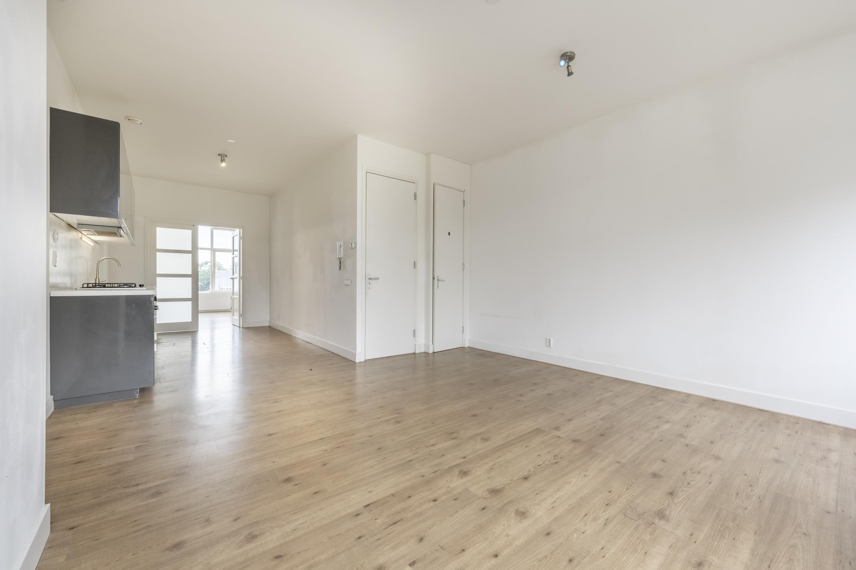 Appartement te koop: Oudedijk 143A-02, Rotterdam