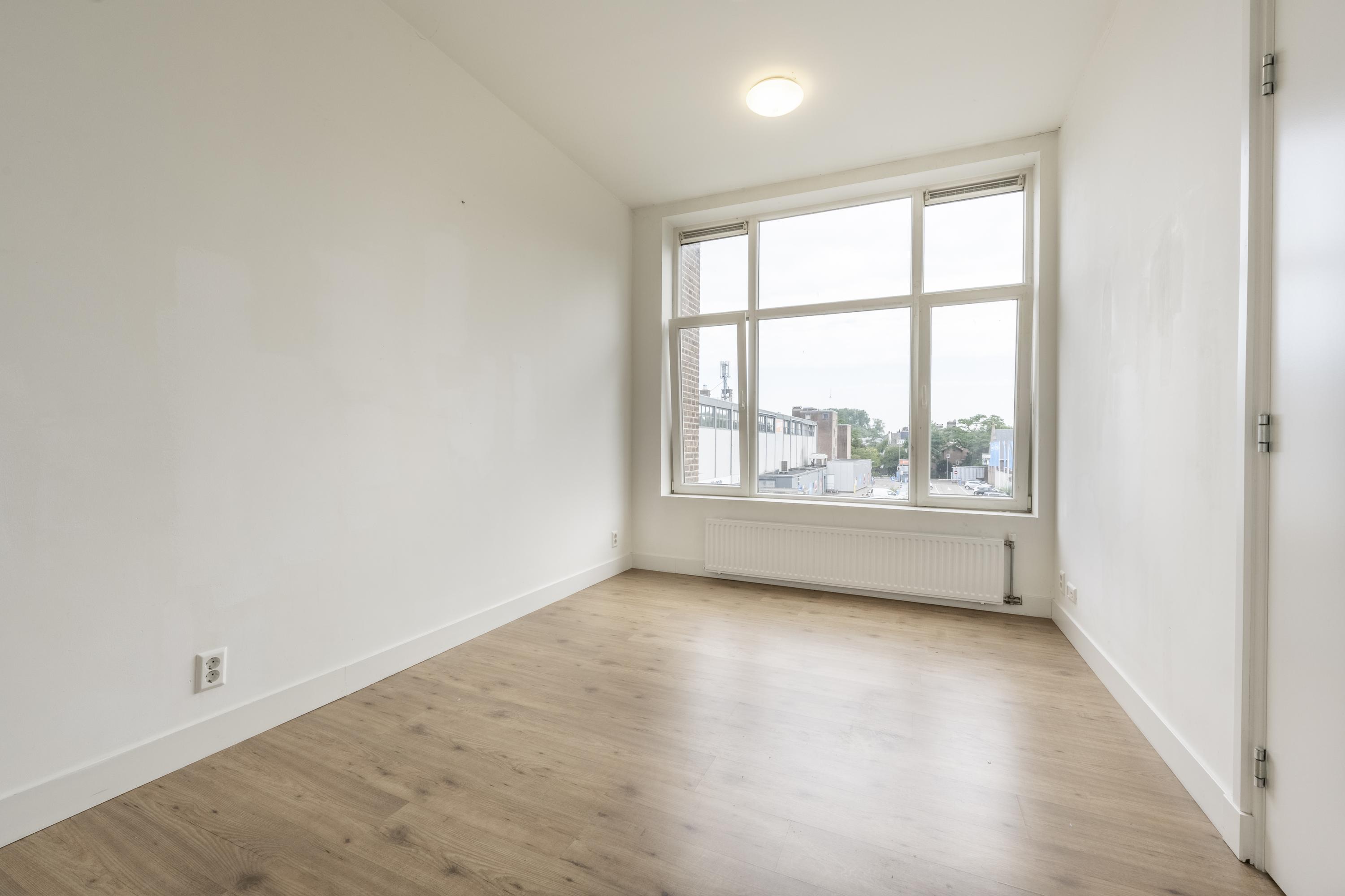 Appartement te koop: Oudedijk 143A-02, Rotterdam