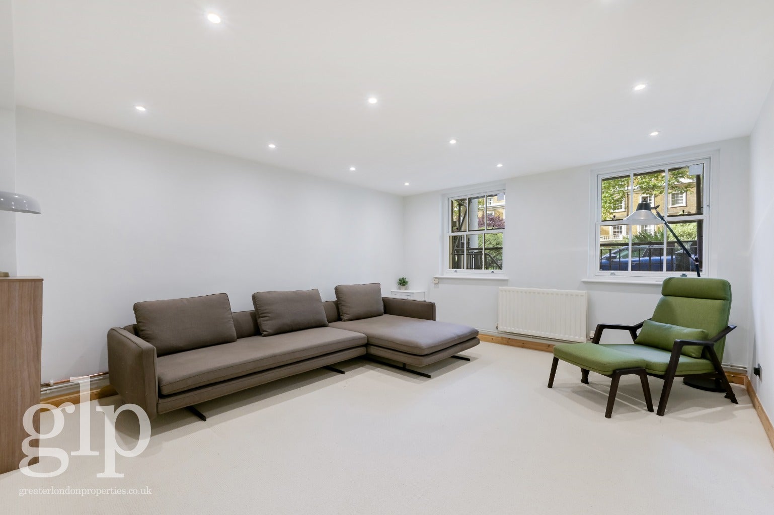 Flat Alleyn Court in City of Westminster