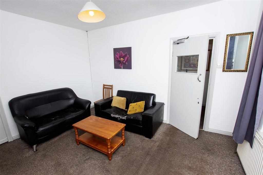 Flat Raddlebarn Road in Birmingham
